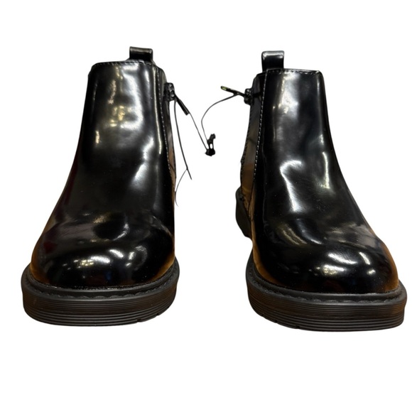Thereabouts Girls Black Shiny Heeled Ankle Boots. Size 2. - Picture 3 of 14